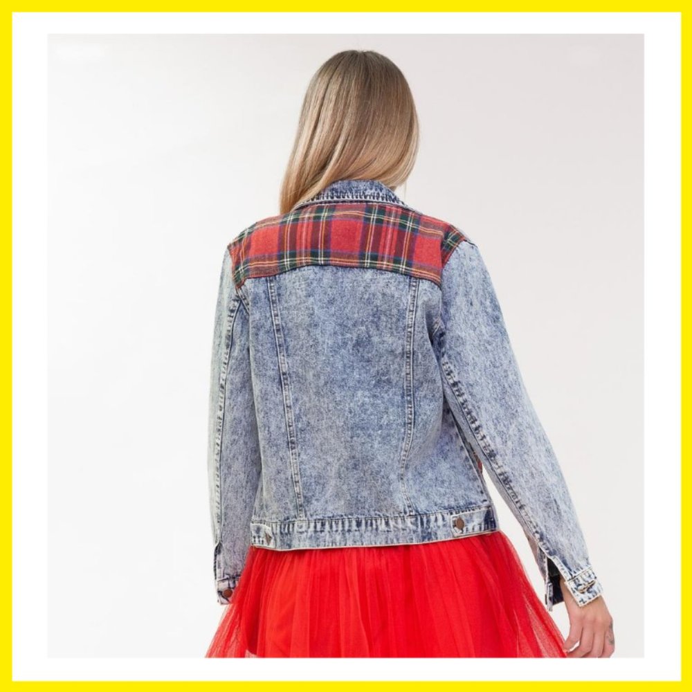 NWT Stonewash Denim Jacket with Plaid Print SML